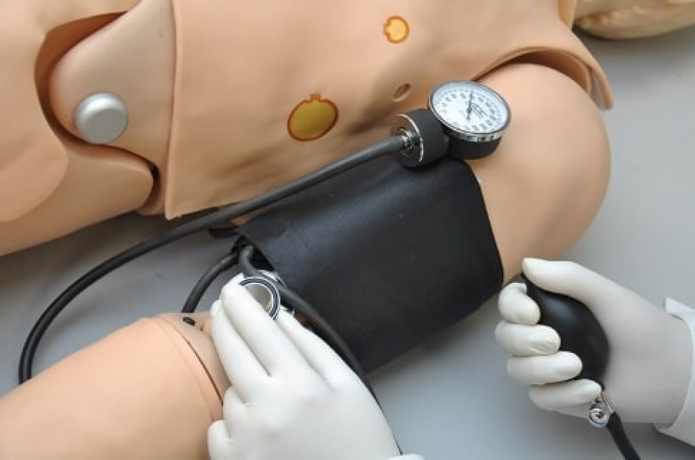 MODELO DE PACIENTE PEDIATRICO PARA PRACTICAS DE ENFERMERIA