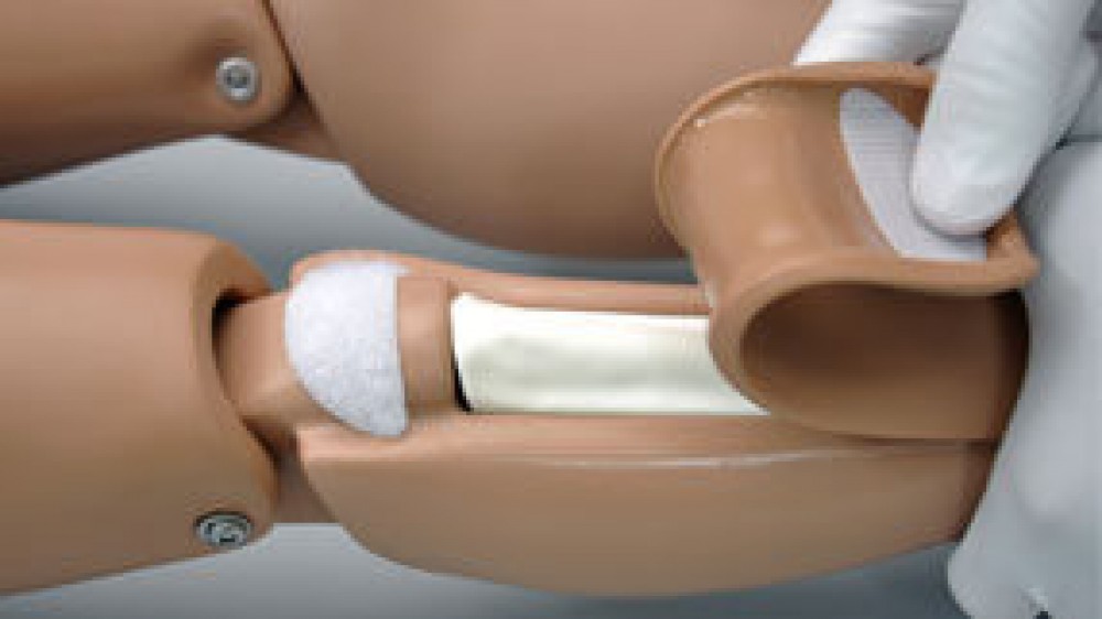 MANIQUI DE ENTRENAMIENTO PARA CUIDADOS HOSPITALARIOS