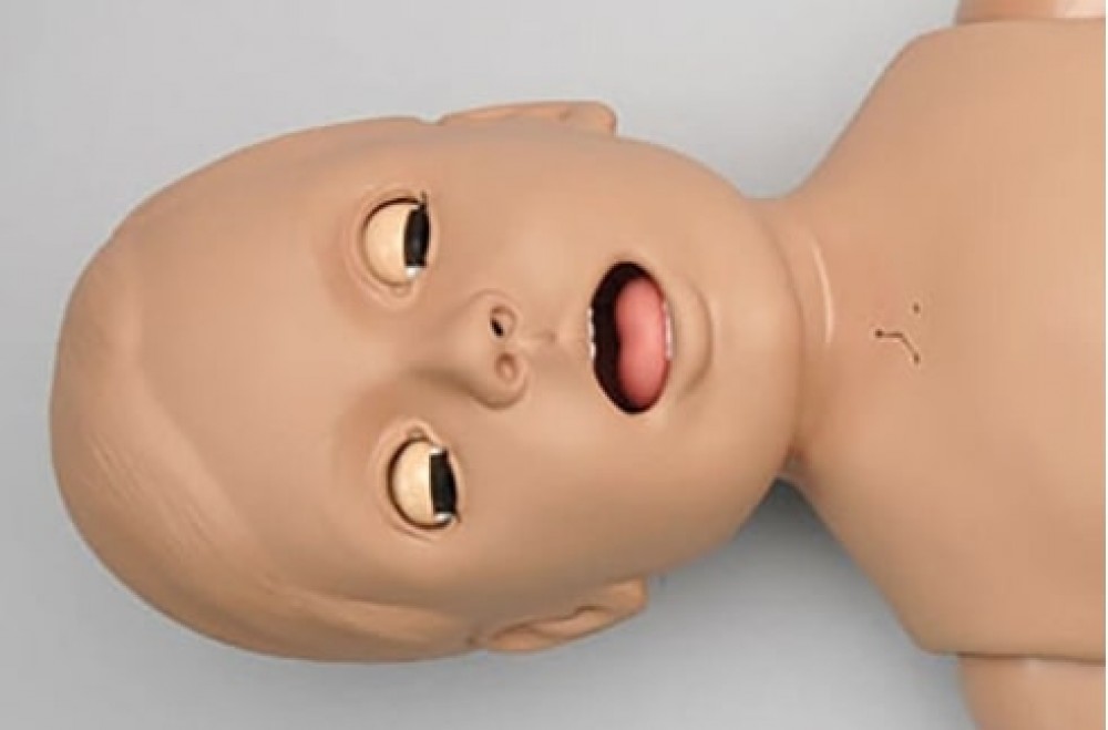 MANIQUÍ DE SIMULACIÓN DE CUIDADOS GENERALES EN PACIENTES PEDIÁTRICOS