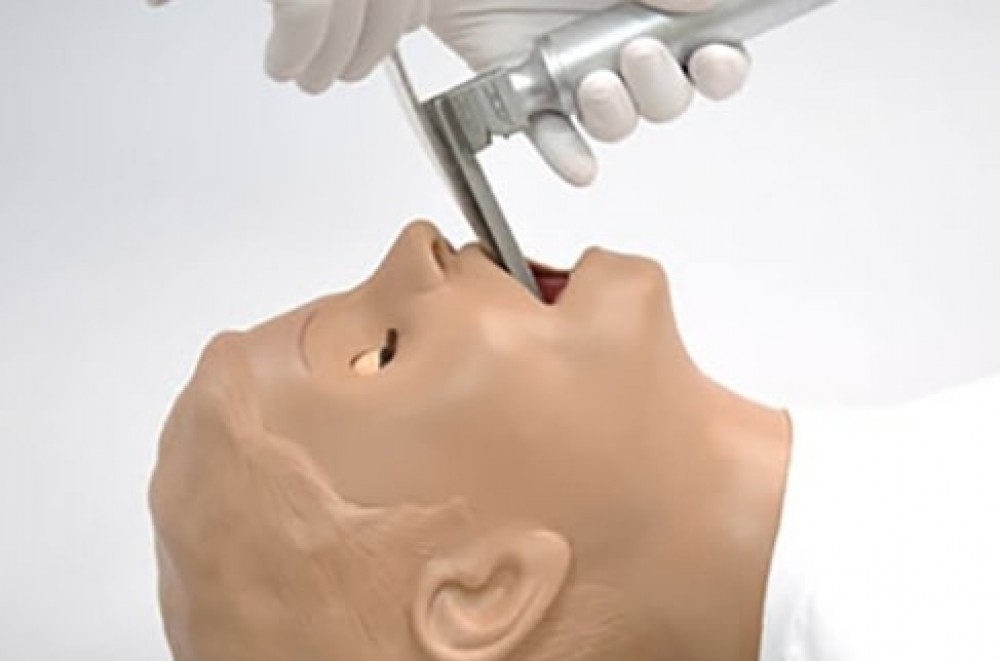 SIMULADOR PARA CUIDADO DE PACIENTE Y RCP: NEONATO