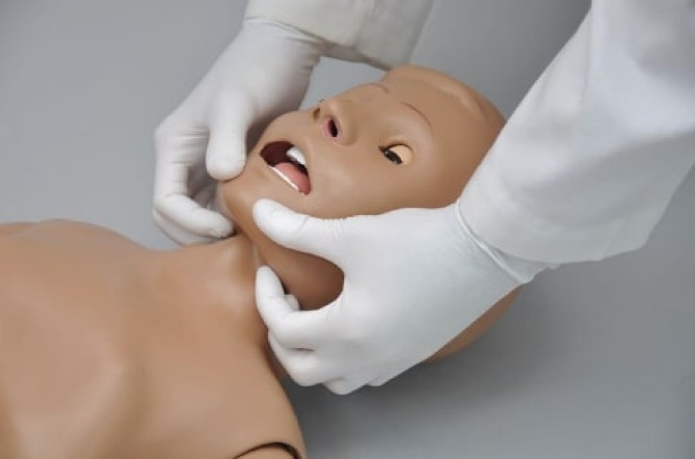 SUSIE SIMON SIMULADOR DE CUIDADO DE PACIENTE